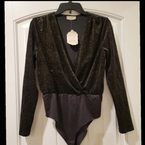 🆕️Altar'd state velvet sparkle bodysuit size m - Picture 3 of 8